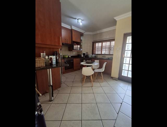 2 BEDROOM APARTMENT FOR SALE IN HEATHERVIEW